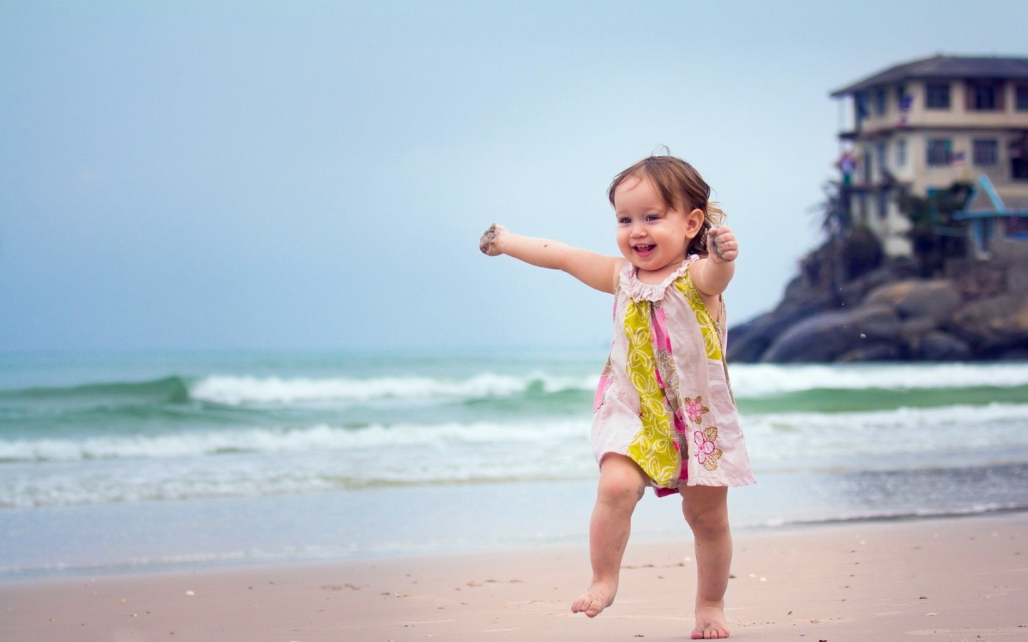 【沙滩玩耍的小孩2摄影图片】石化风光摄影_极影天地_太平洋电脑网摄影部落
