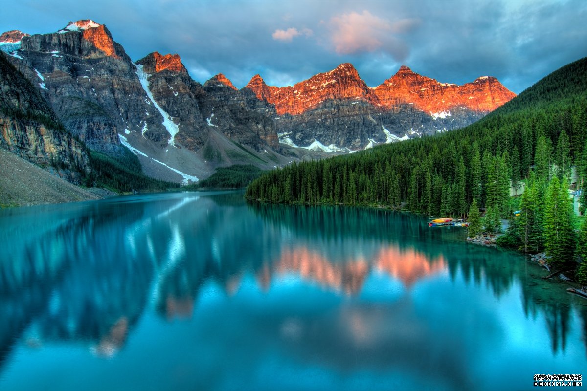 冰碛湖日出,加拿大美丽的湖泊冰碛湖风景4k高清壁纸