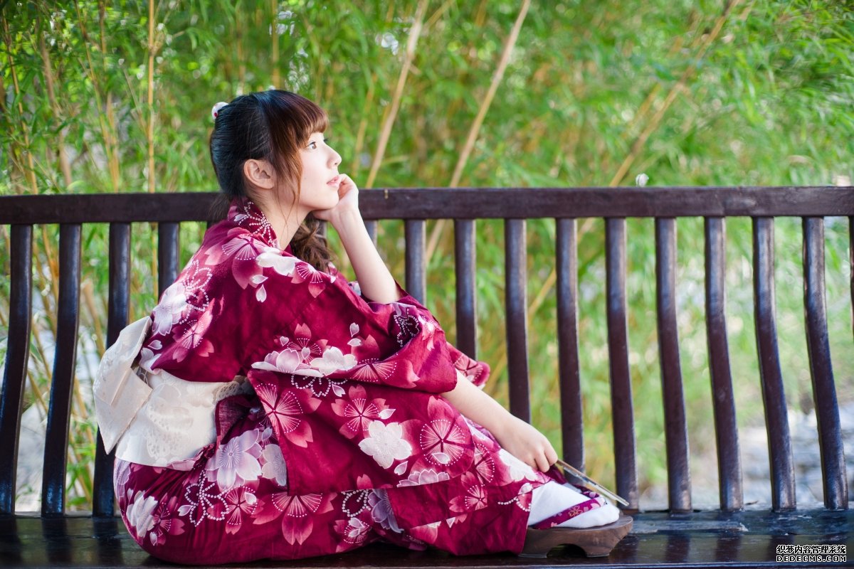  竹子 凉亭 椅子 日本和服美女4k壁纸 