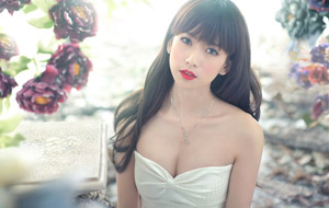 美女王秋紫电脑壁纸