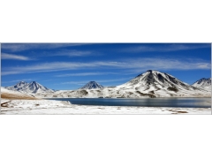  蓝天的安第斯山脉4k风景图片 