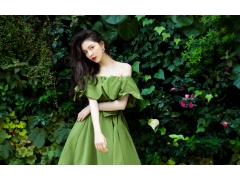  宋妍霏性感抹茶裙图片 