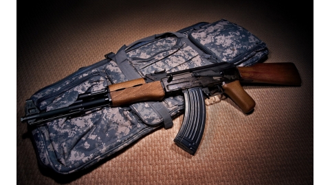 AK47突击步枪电脑桌面壁纸